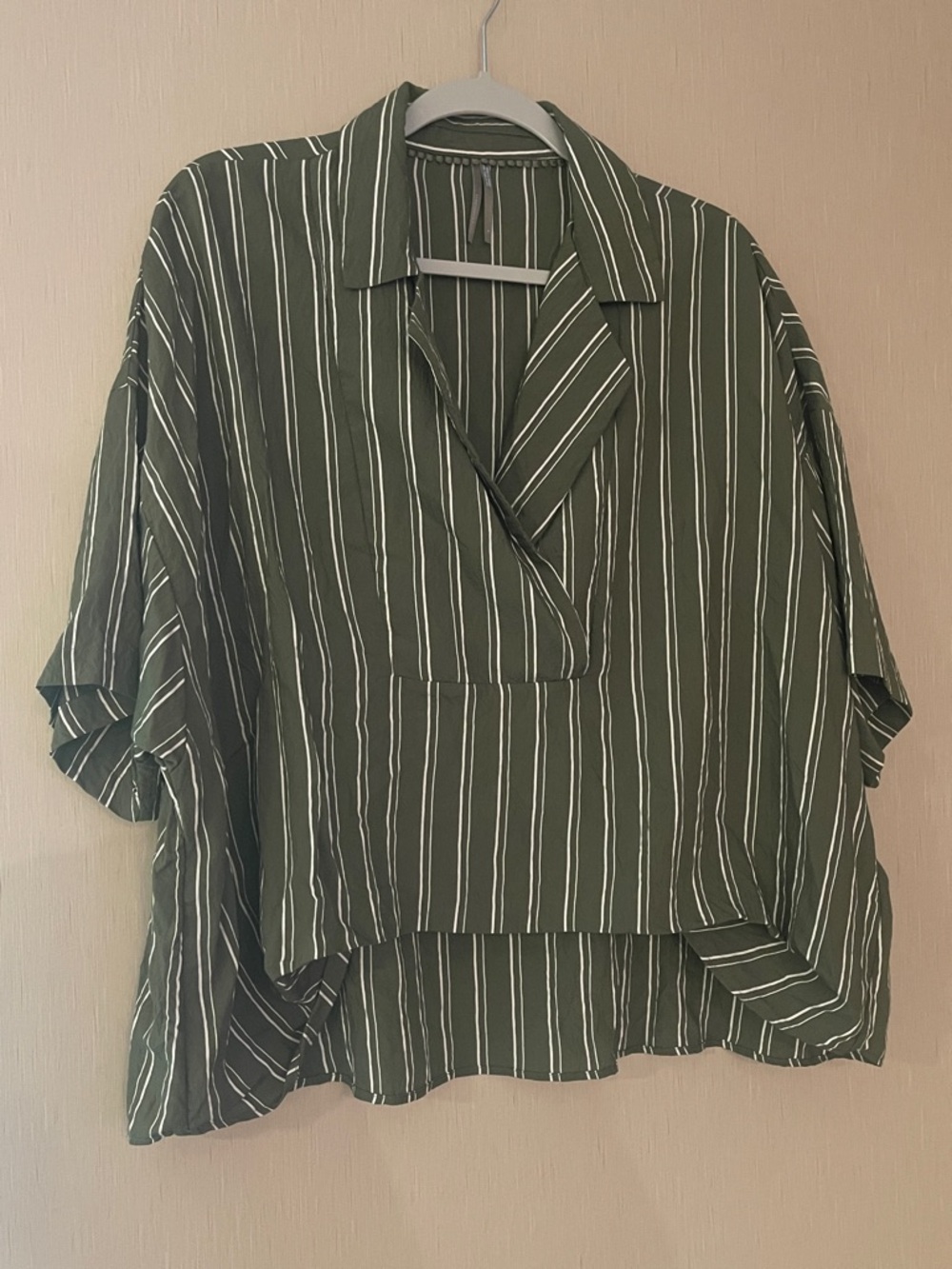 Anthropologie small oversized front tuck Green Striped V-Neck Boxy Women's Top